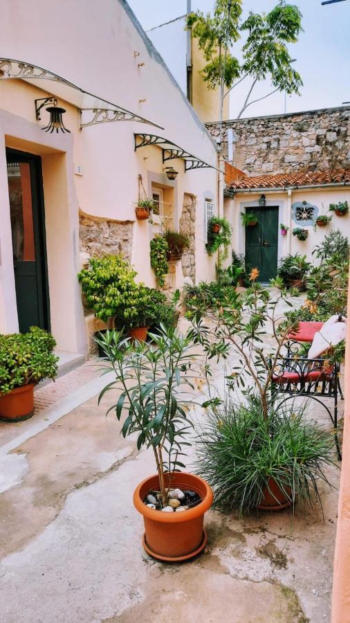 La Casetta Al Centro Di Olbia Bagian luar foto