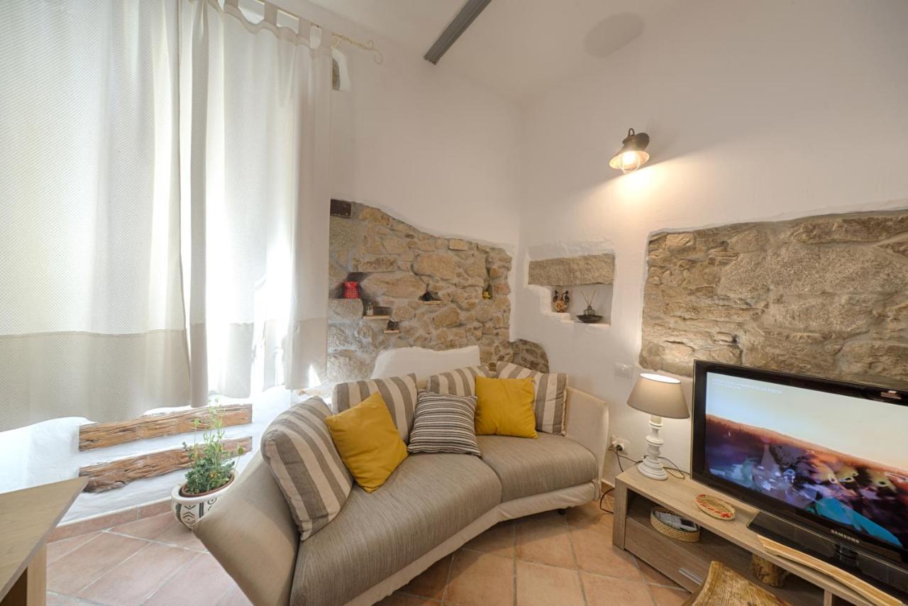 La Casetta Al Centro Di Olbia Bagian luar foto