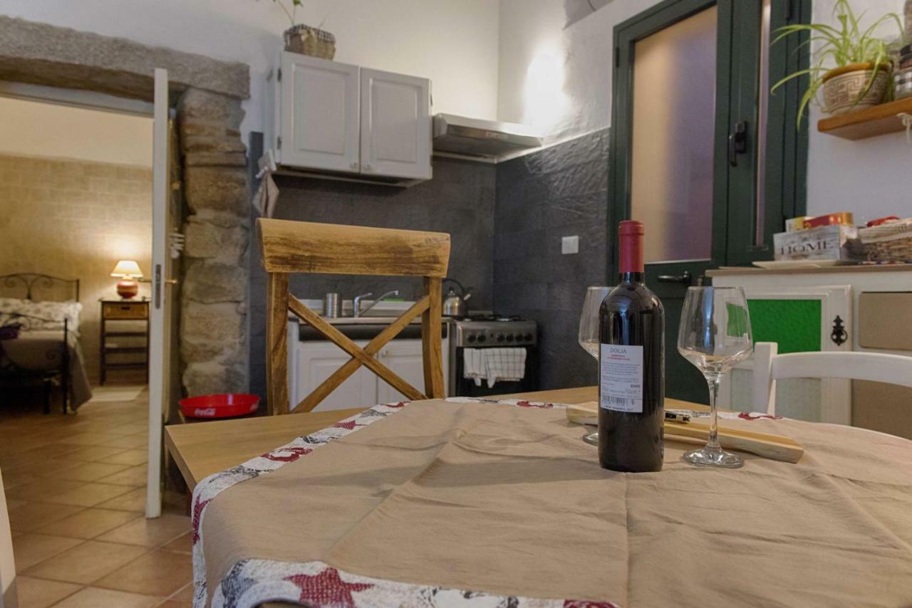La Casetta Al Centro Di Olbia Bagian luar foto